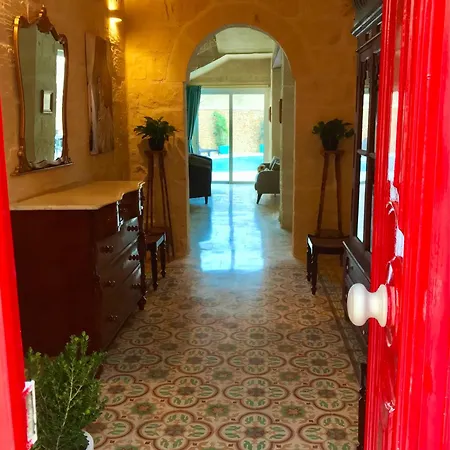 Julia Semesterbostad Xewkija